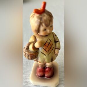 Hummel #47 I Brought You A Gift. Excellent Condition!  No Box